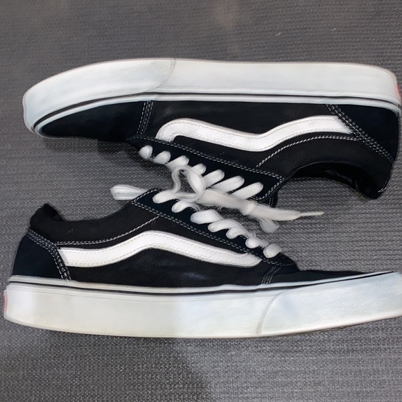 Men’s Van’s Old Skool Classic Skate Shoes - Picture 4 of 8